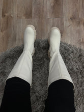 BIG Des- Off White